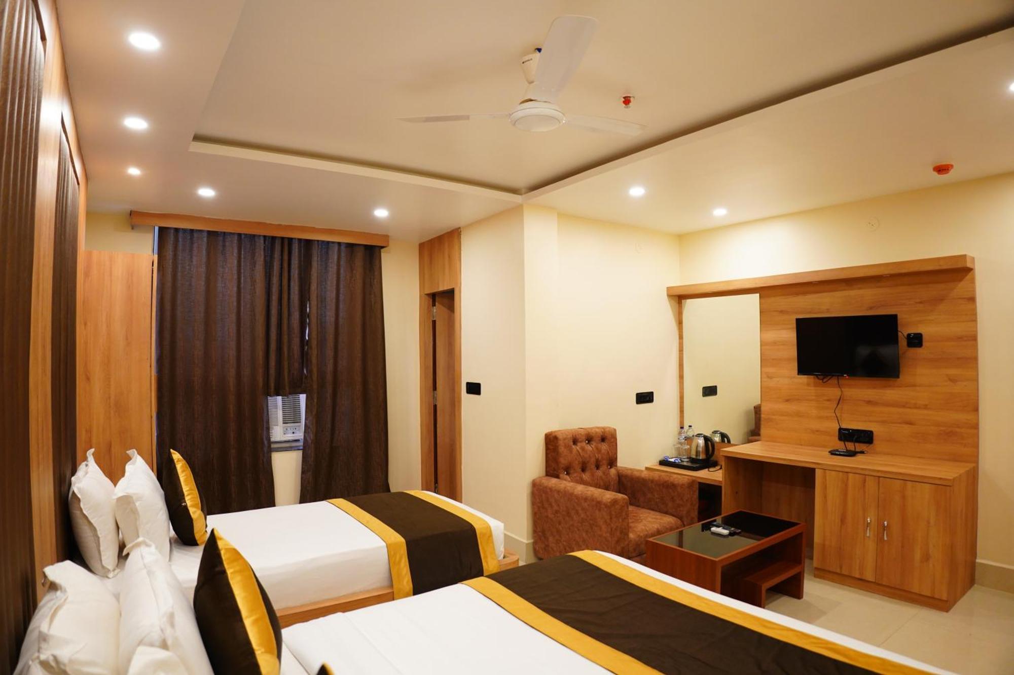 The Marutinandan Grand Hotel Deoghar Exterior photo